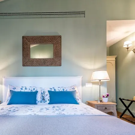 Isola Bella Via Stretta *